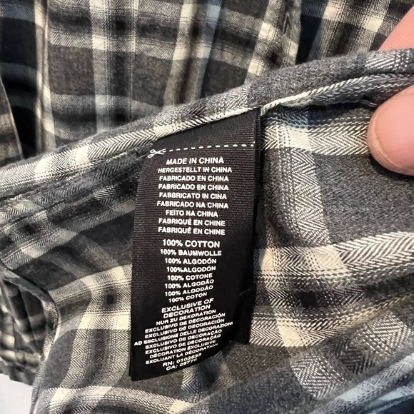 Indian motorcycle women’s button down shirt brand new. - Picture 10 of 15